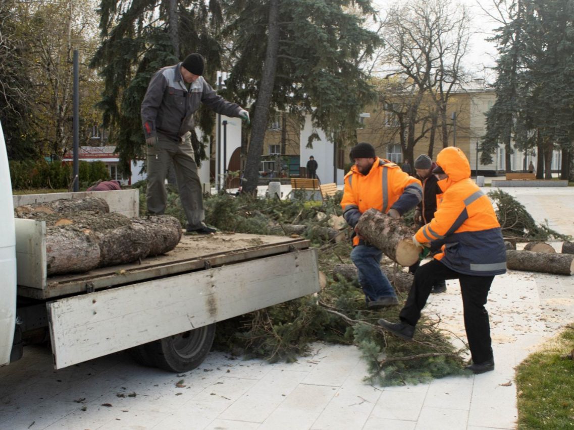 В Ставрополе завершается ликвидация последствий сильного ветра | 28.11.2023  | Ставрополь - БезФормата