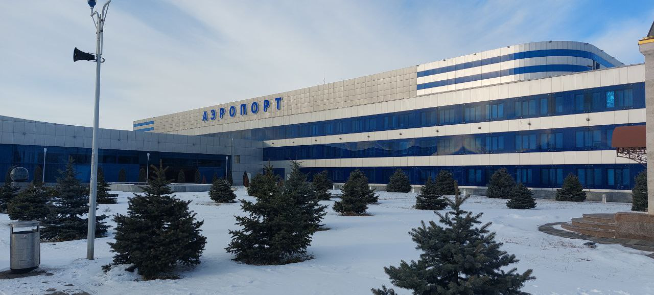 Москва-владикавказ авиабилеты. Кемерово ставрополь авиабилеты. Аэропорт ставрополь. Самолет и аэропорт. Билеты ставрополь москва.