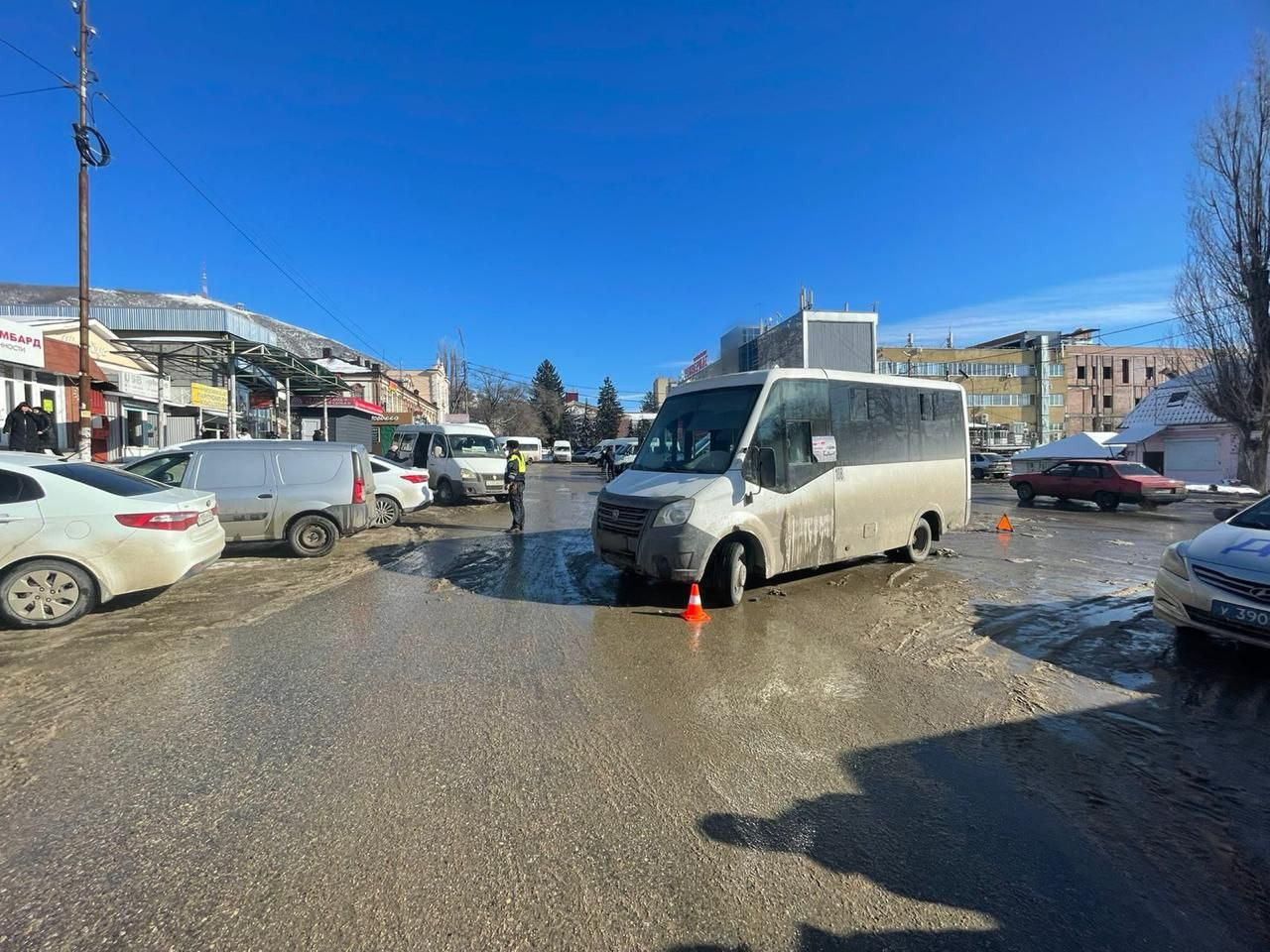 Маршрут 37 ставрополь. Маршрут 37. Общественный транспорт ставрополь. Маршрутка. Микроавтобус 46.