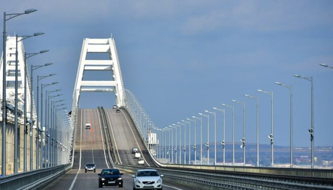 На Крымском мосту станет больше пунктов досмотра