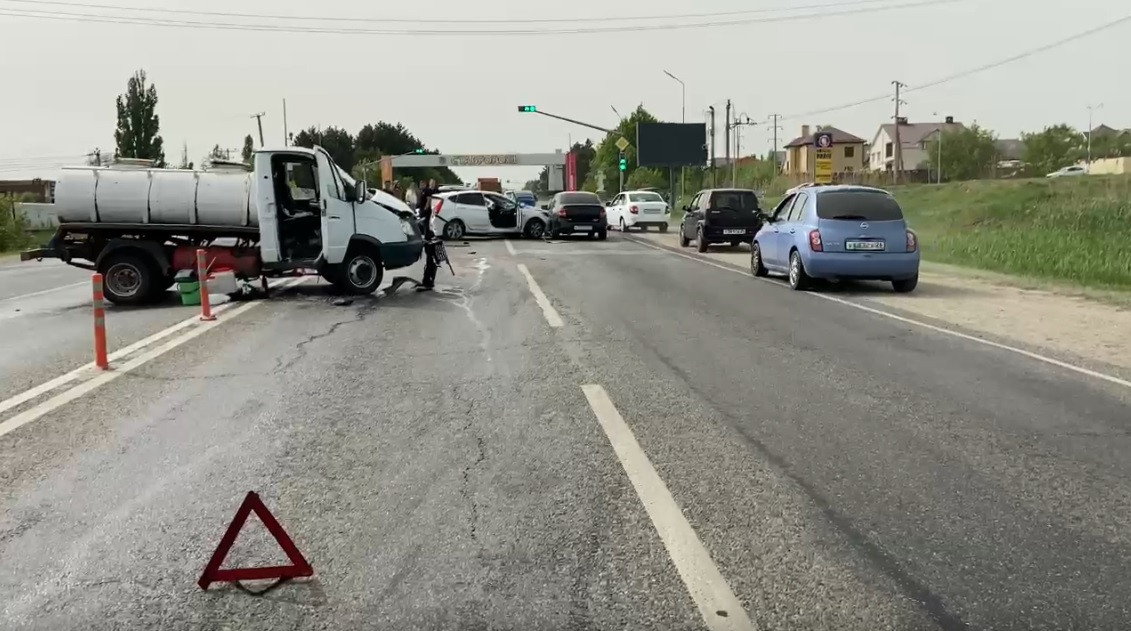 Шесть машин столкнулись на дороге Ставрополь  аэропорт
