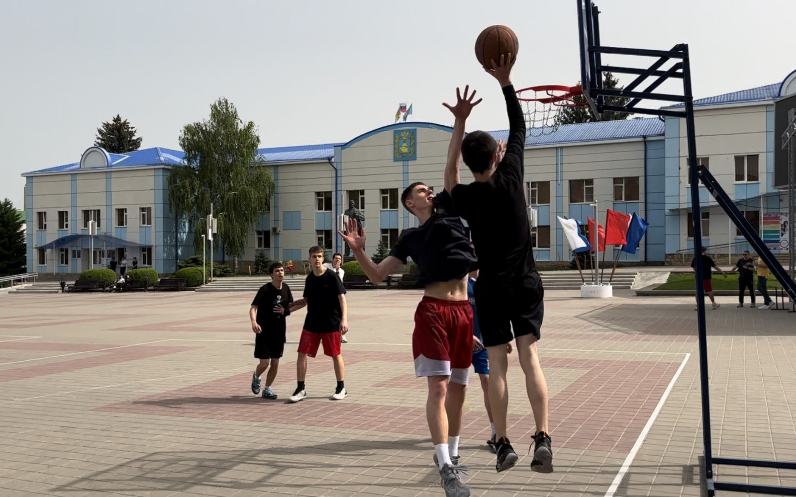 Соревнования по уличному баскетболу 3х3 прошли в Михайловске