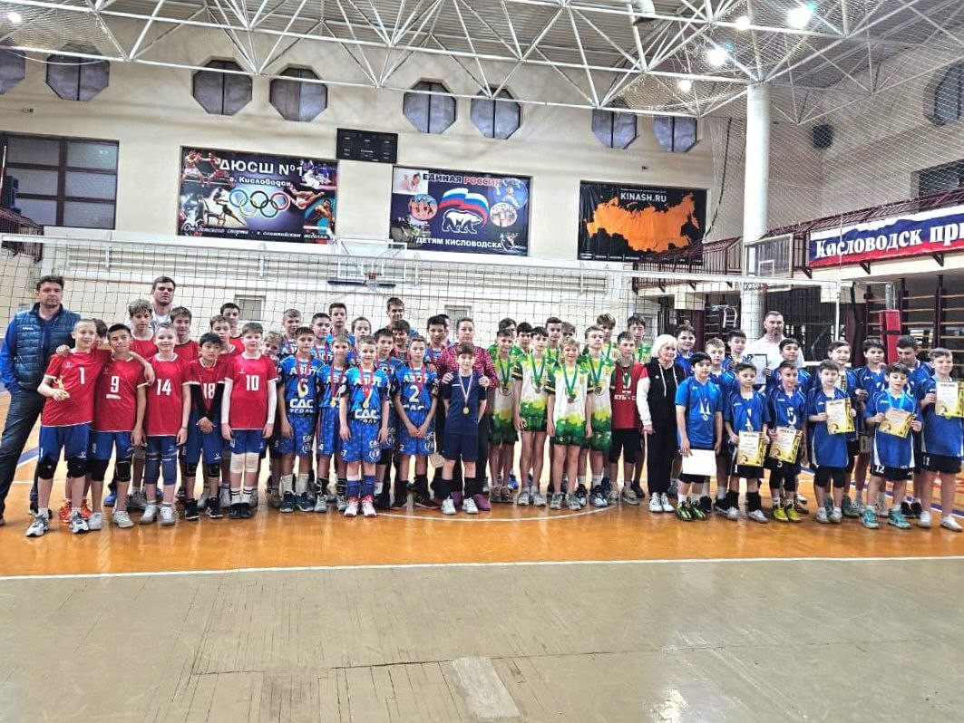 Спортсмены из Пятигорска завоевали первенство турнира по волейболу