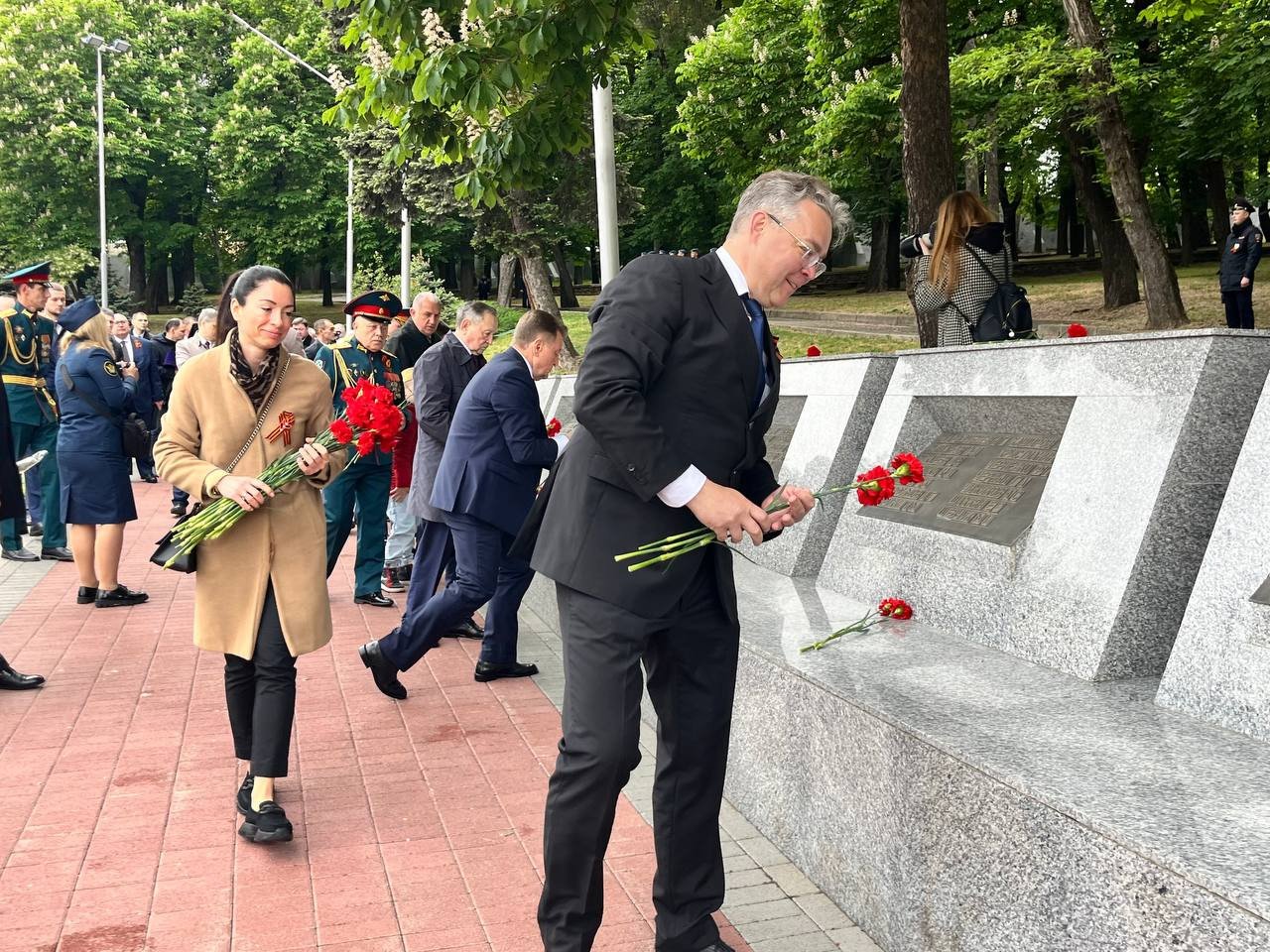 9 мая в Ставрополе возложили цветы к Вечному огню