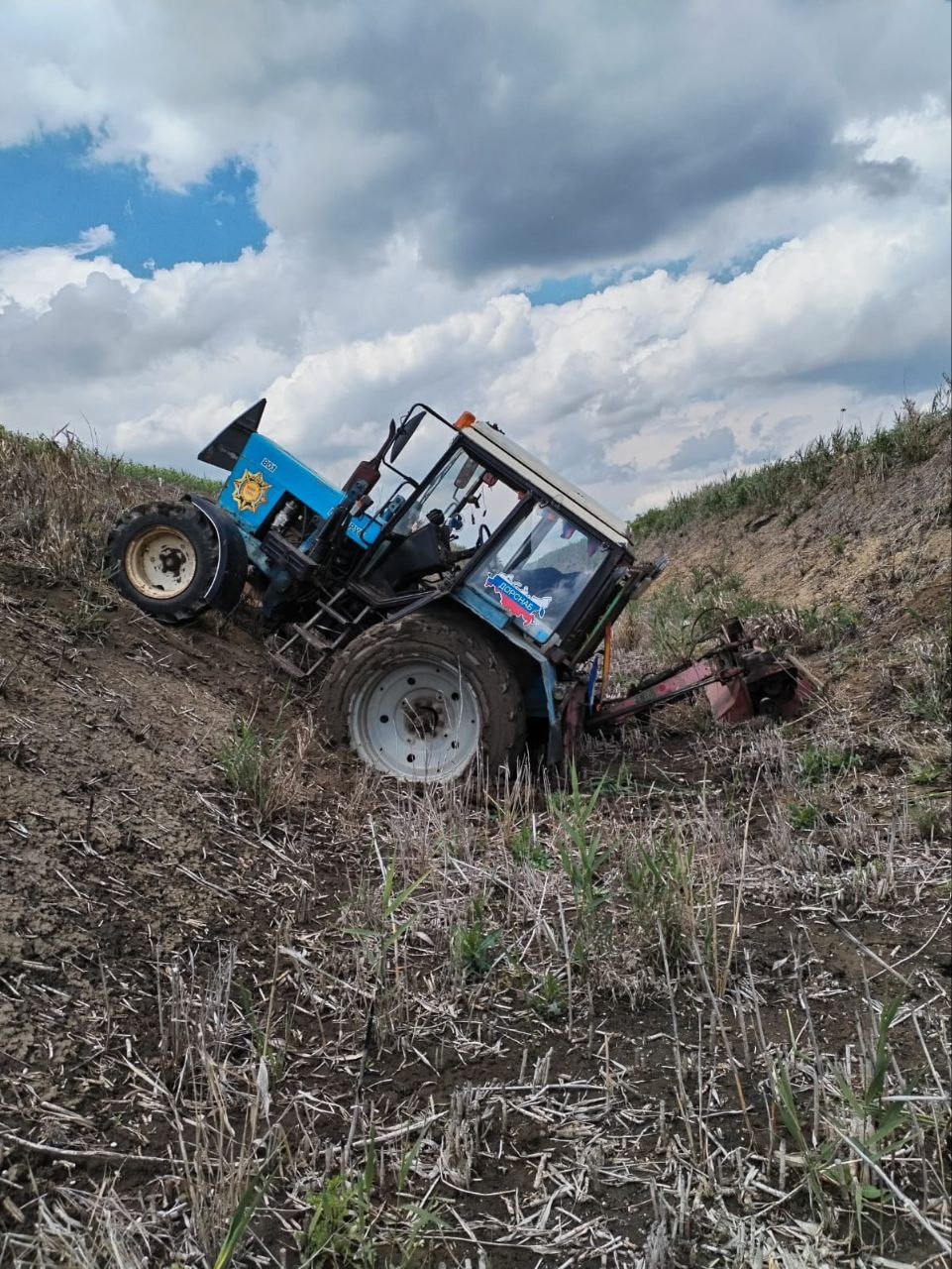 Проблемы со здоровьем могли стать причиной гибели водителя трактора на Ставрополье