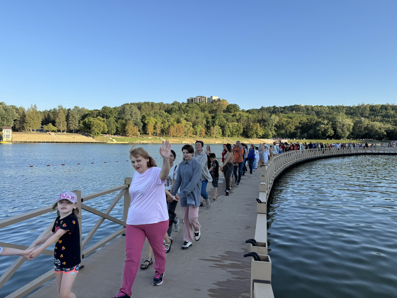 Хоровод на празднике в Кисловодске собрал больше 2 тысяч человек