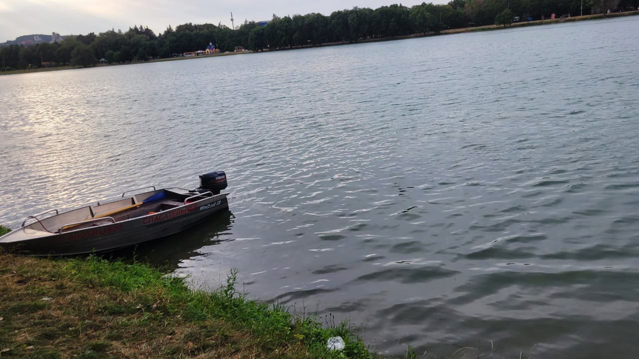 Женщина утонула в городском озере Ессентуков