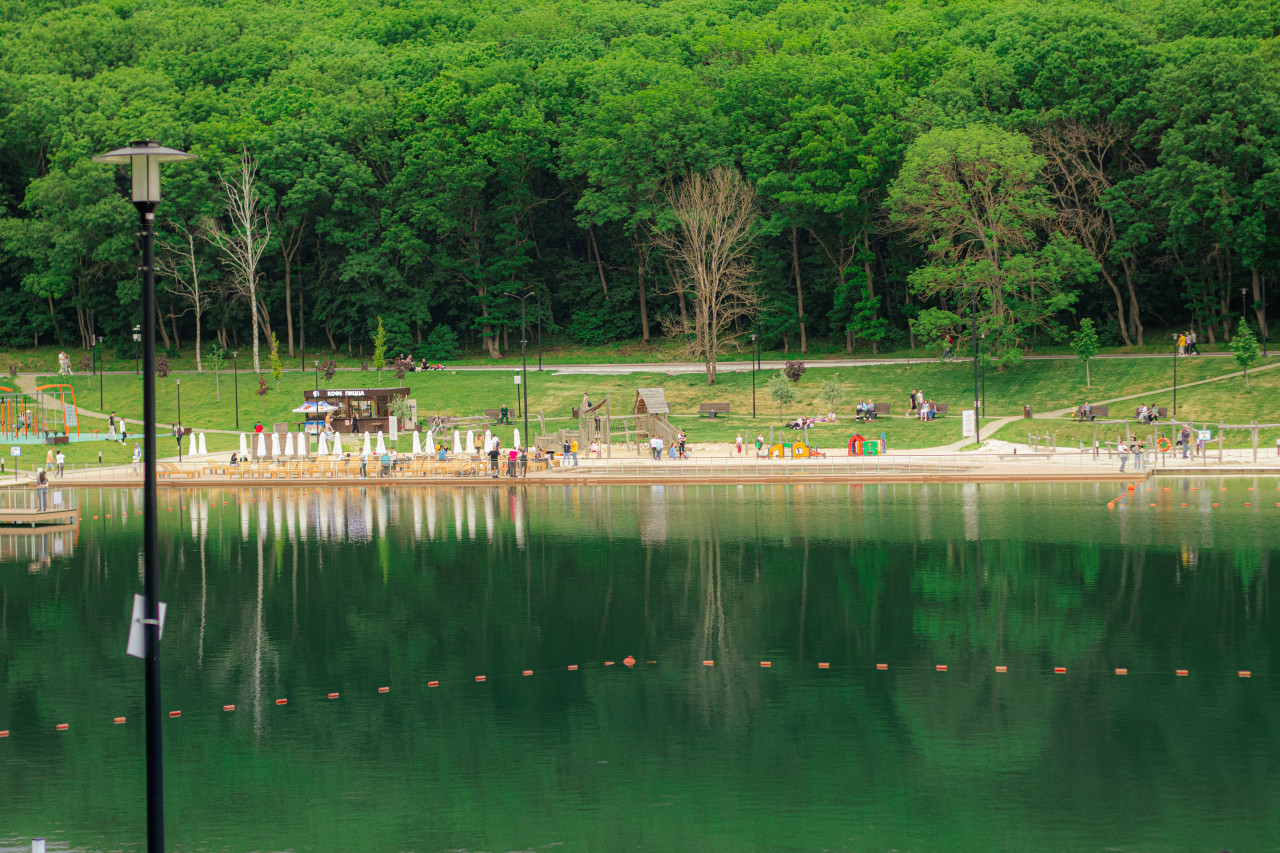 До 21 сентября продлили купальный сезон на Комсомольском пруду Ставрополя