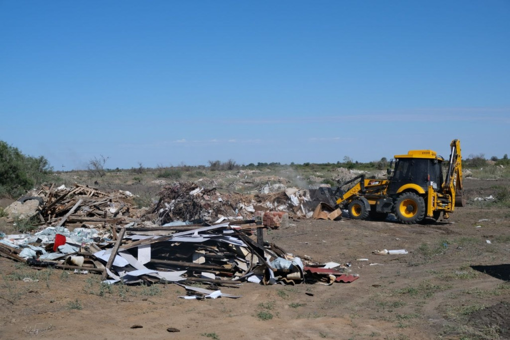 Больше 4,2 тыс. незаконных свалок убрали в Астрахани с начала года Больше 4,2 тыс. незаконных свалок убрали в Астрахани с начала года