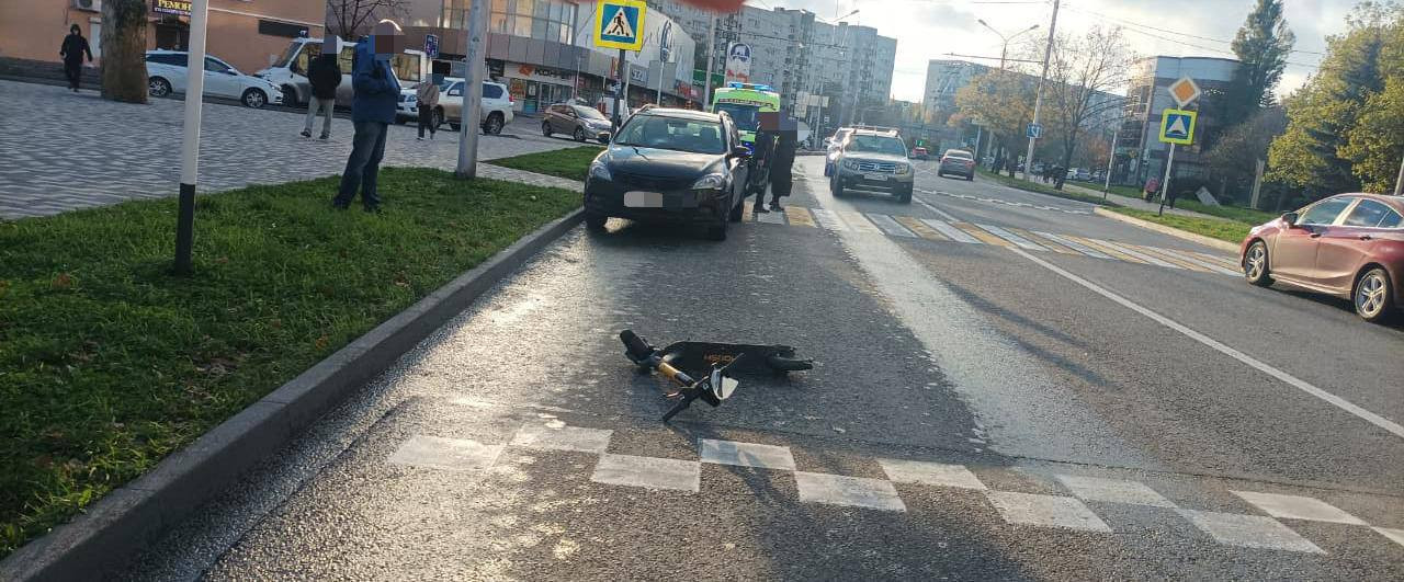 15-летнего электросамокатчика сбил водитель "Киа" в Ставрополе