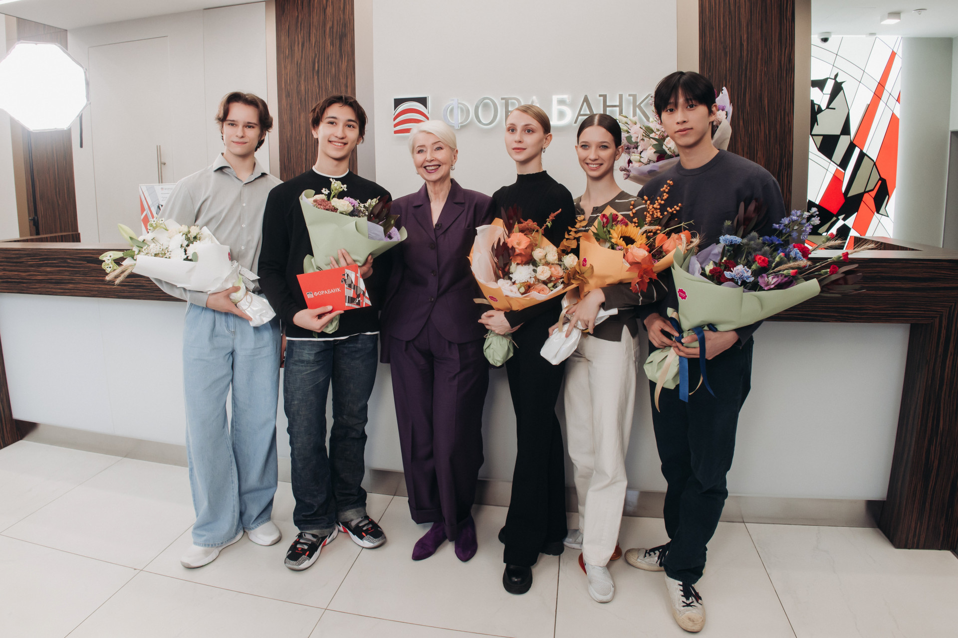 Фора-Банк учредил именные стипендии для пяти солистов балетной труппы Мариинского театра Фора-Банк учредил именные стипендии для пяти солистов балетной труппы Мариинского театра