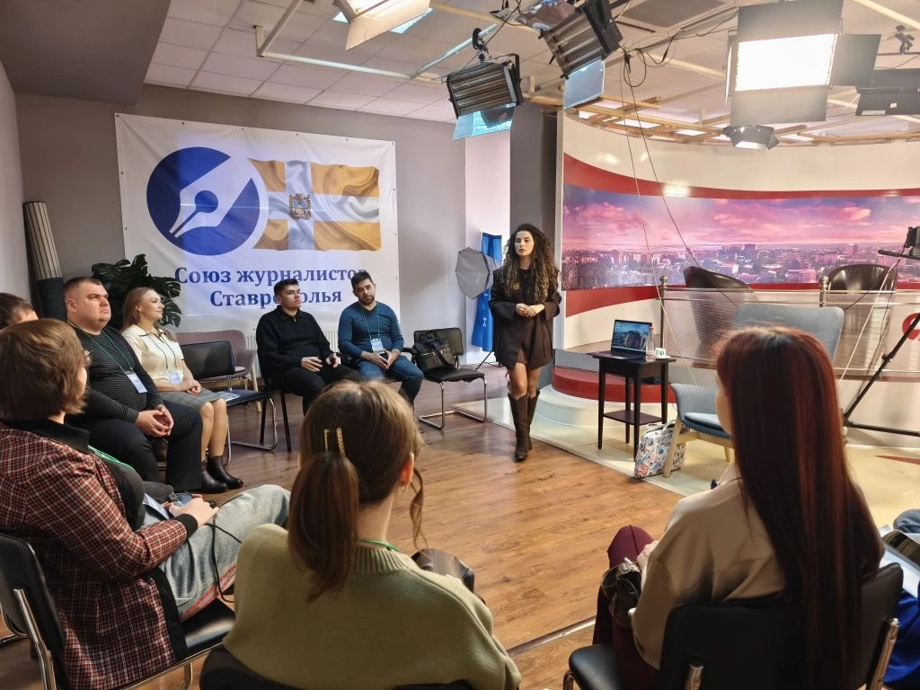 На занятиях медиашколы «PRo СМИ» в Ставрополе пиарщики осваивают речевые техники и секреты создания новостей На занятиях медиашколы «PRo СМИ» в Ставрополе пиарщики осваивают речевые техники и секреты создания новостей