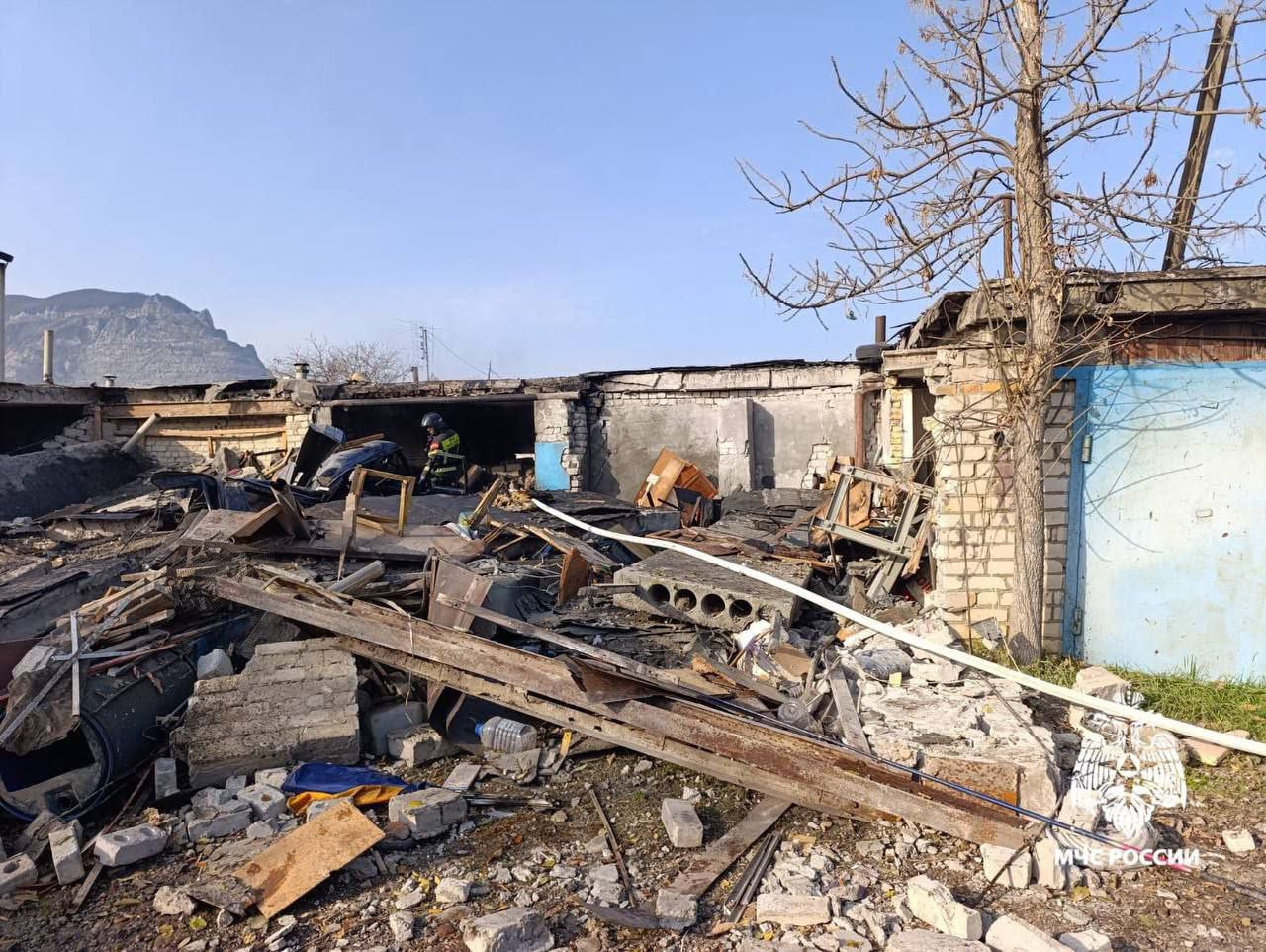 Сильный взрыв прогремел в гаражном кооперативе в Минеральных Водах Сильный взрыв прогремел в гаражном кооперативе в Минеральных Водах