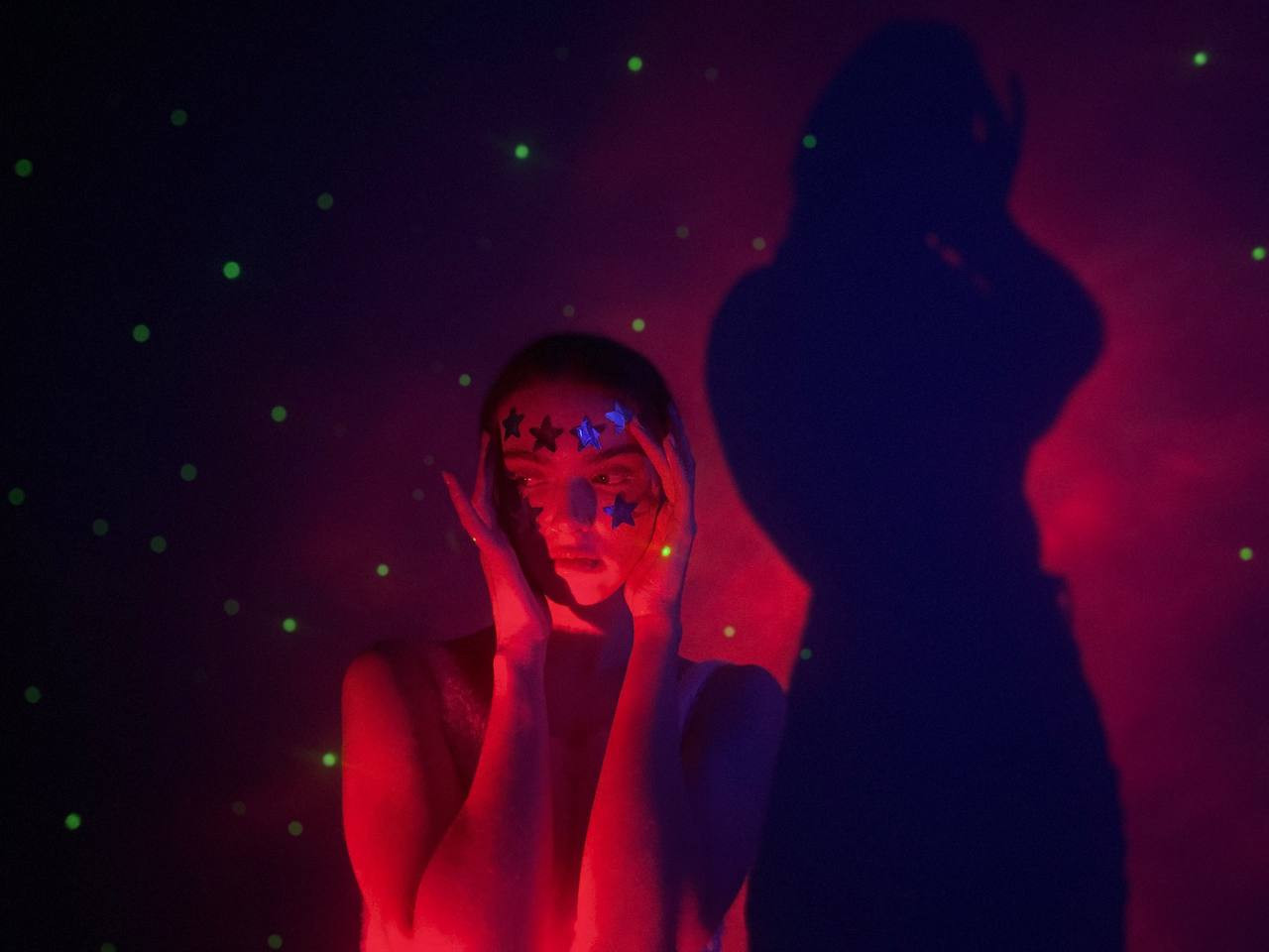 Врачи объяснили, почему магнитные бури бьют по здоровью Врачи объяснили, почему магнитные бури бьют по здоровью