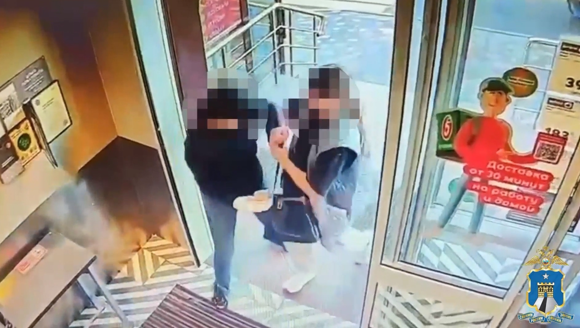 Жительница Ставрополя украла из магазина товар и ударила сотрудницу загипсованной рукой Жительница Ставрополя украла из магазина товар и ударила сотрудницу загипсованной рукой