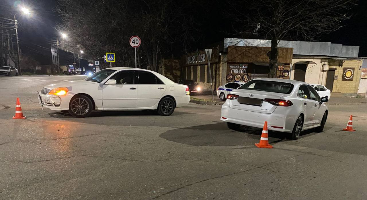 12-летний ребенок пострадал при столкновении двух машин в Кисловодске 12-летний ребенок пострадал при столкновении двух машин в Кисловодске