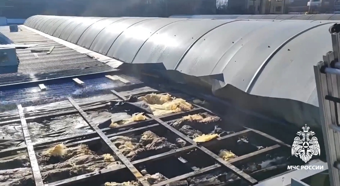 Магазин одежды загорелся на Тухачевском рынке в Ставрополе