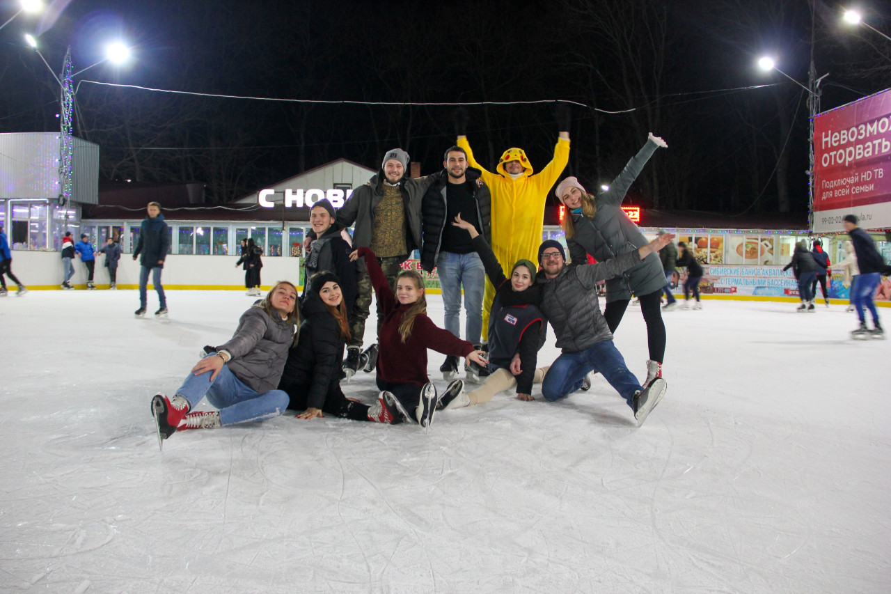 Ледовый каток открылся в Парке Победы в Ставрополе