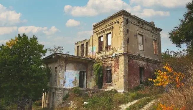 В Новороссийске выставили на торги дачу инженера Щенсновича В Новороссийске выставили на торги дачу инженера Щенсновича