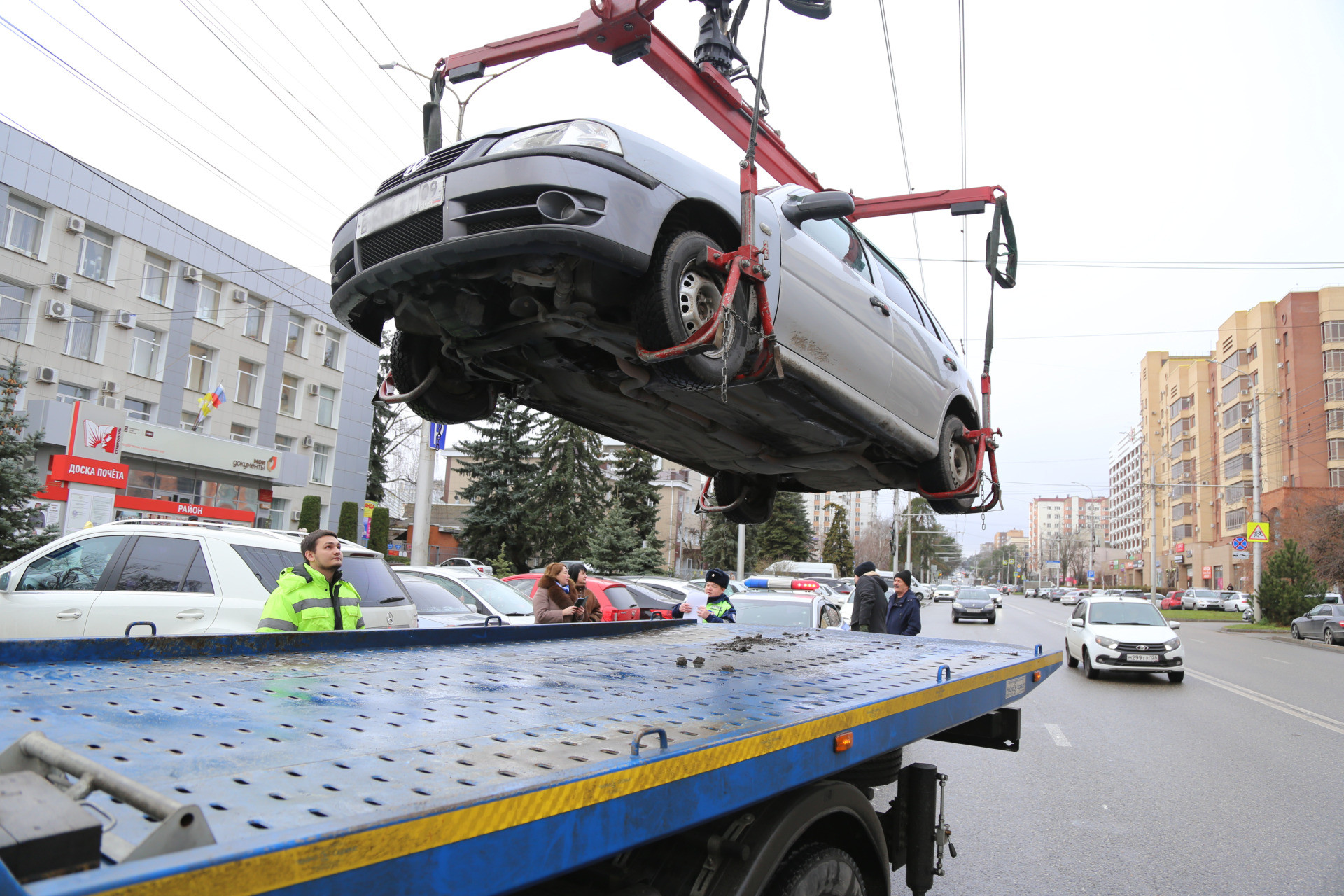 В Ставрополе следят за соблюдением правил парковки на местах для транспорта инвалидов В Ставрополе следят за соблюдением правил парковки на местах для транспорта инвалидов