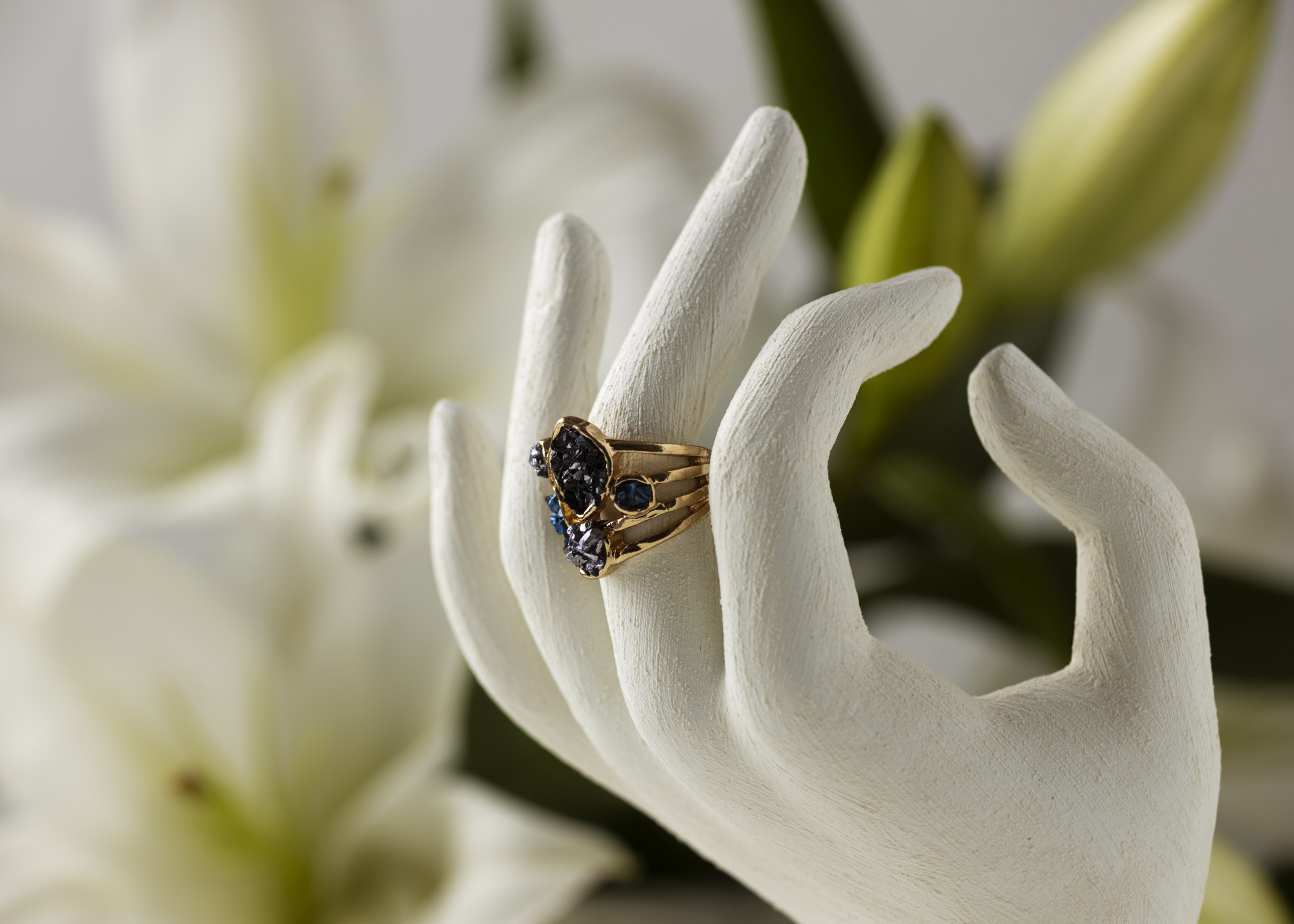 На Ставрополье репетитор украла из дома ученицы украшения на 195 тыс. рублей