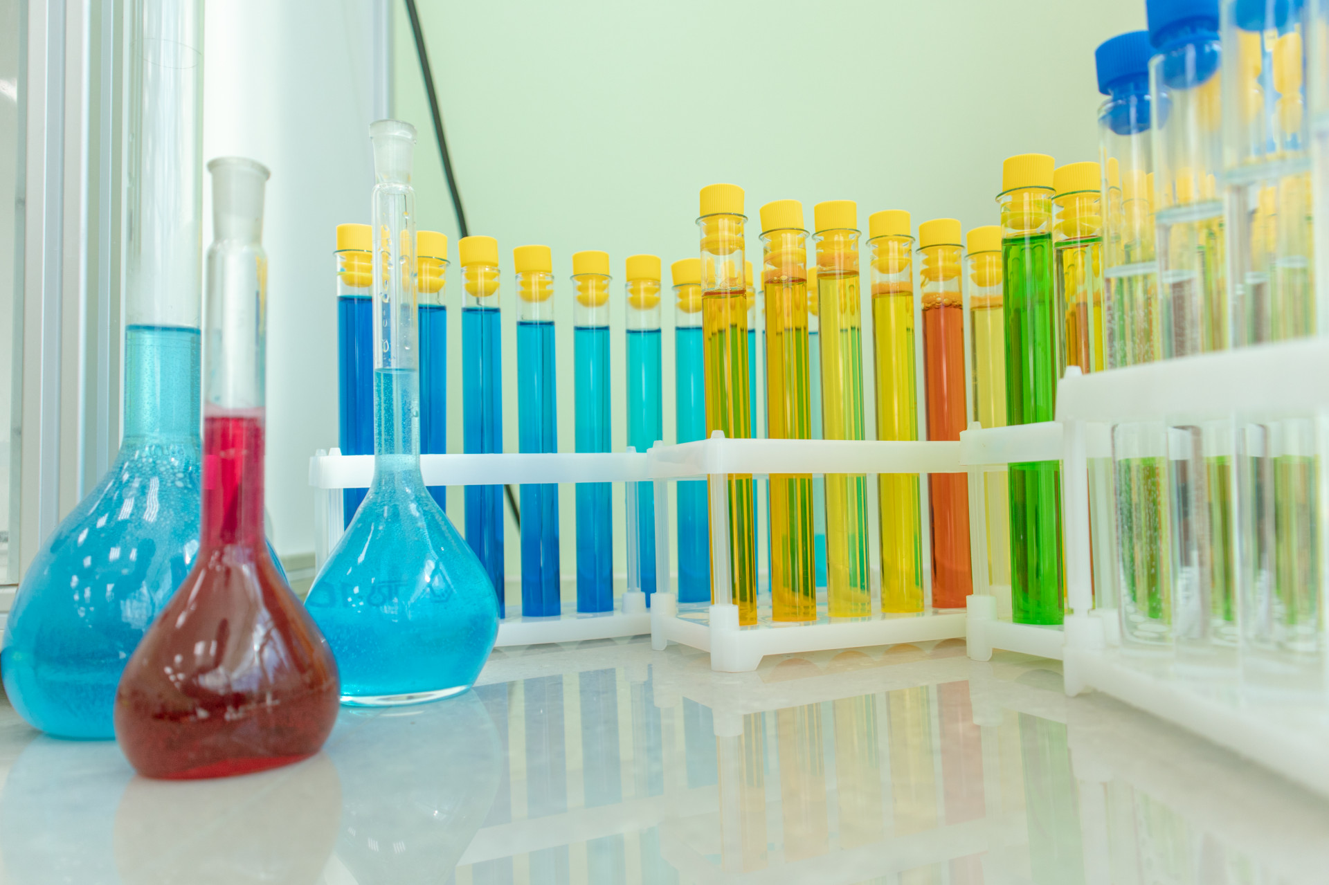 На Ставрополье суд обязал власти закупить оборудование для уроков физики и химии