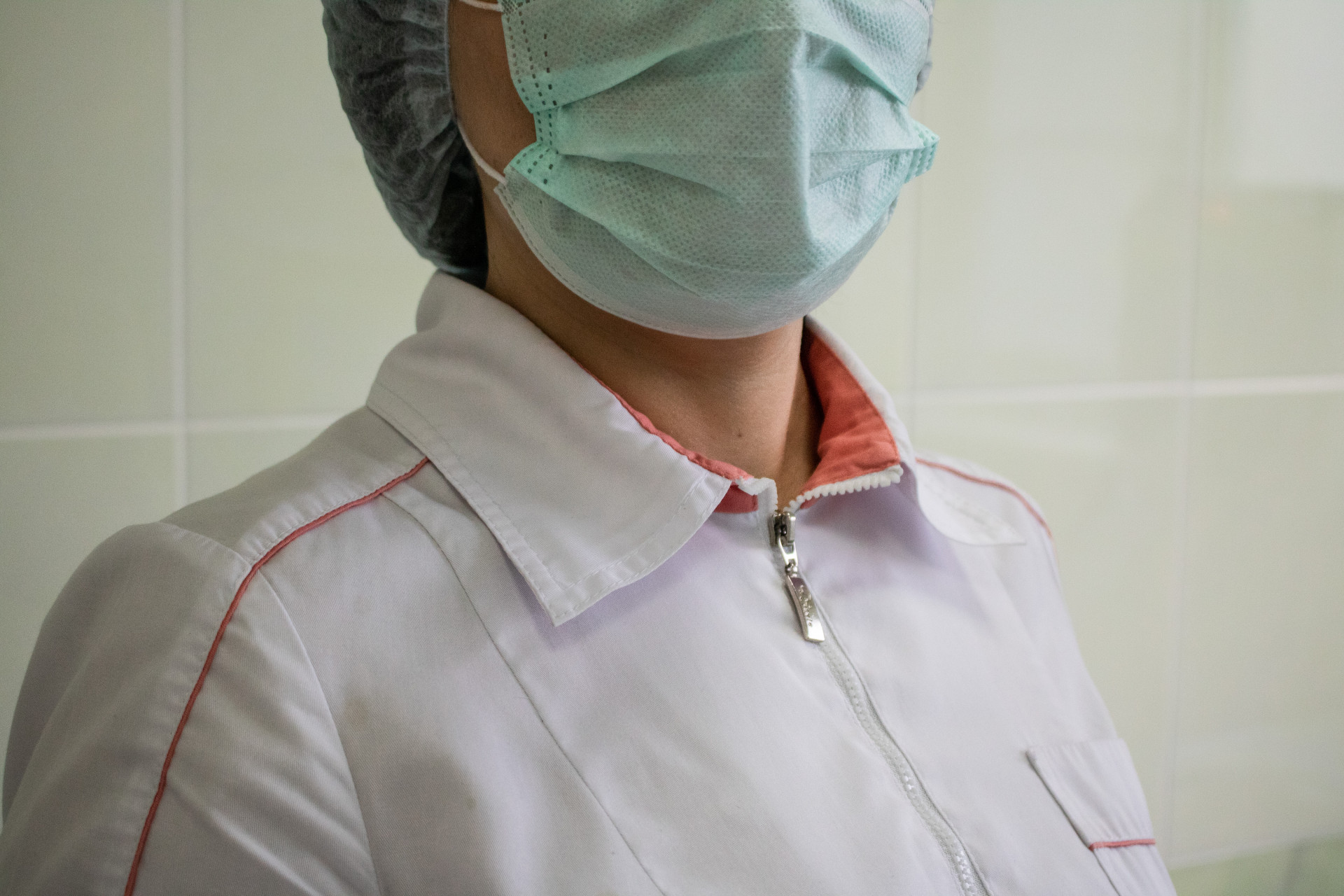 До 40 градусов и красные глаза: названы основные симптомы гонконгского гриппа