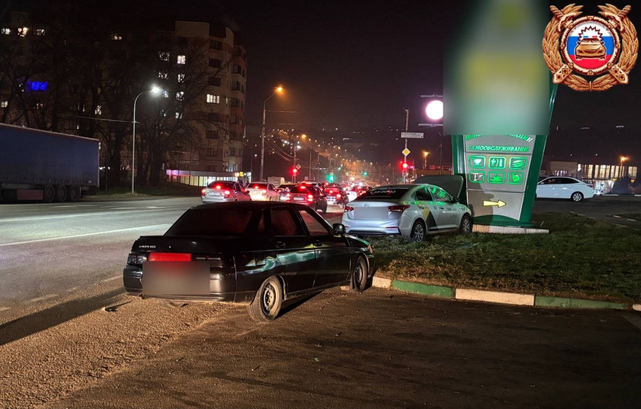 ДТП произошло на Чапаевском проезде в Ставрополе, пострадала пассажирка