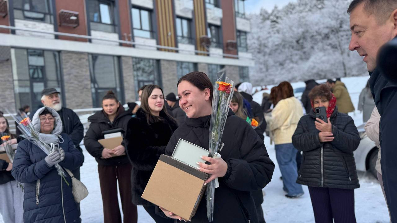 136 детей-сирот получили ключи от квартир на Ставрополье в 2025 году