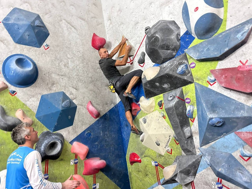 В Кисловодске прошли краевые соревнования по скалолазанию в дисциплине боулдеринг