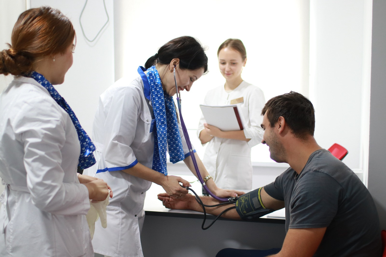 Более 100 тыс. человек получили консультации выездных врачей на Ставрополье