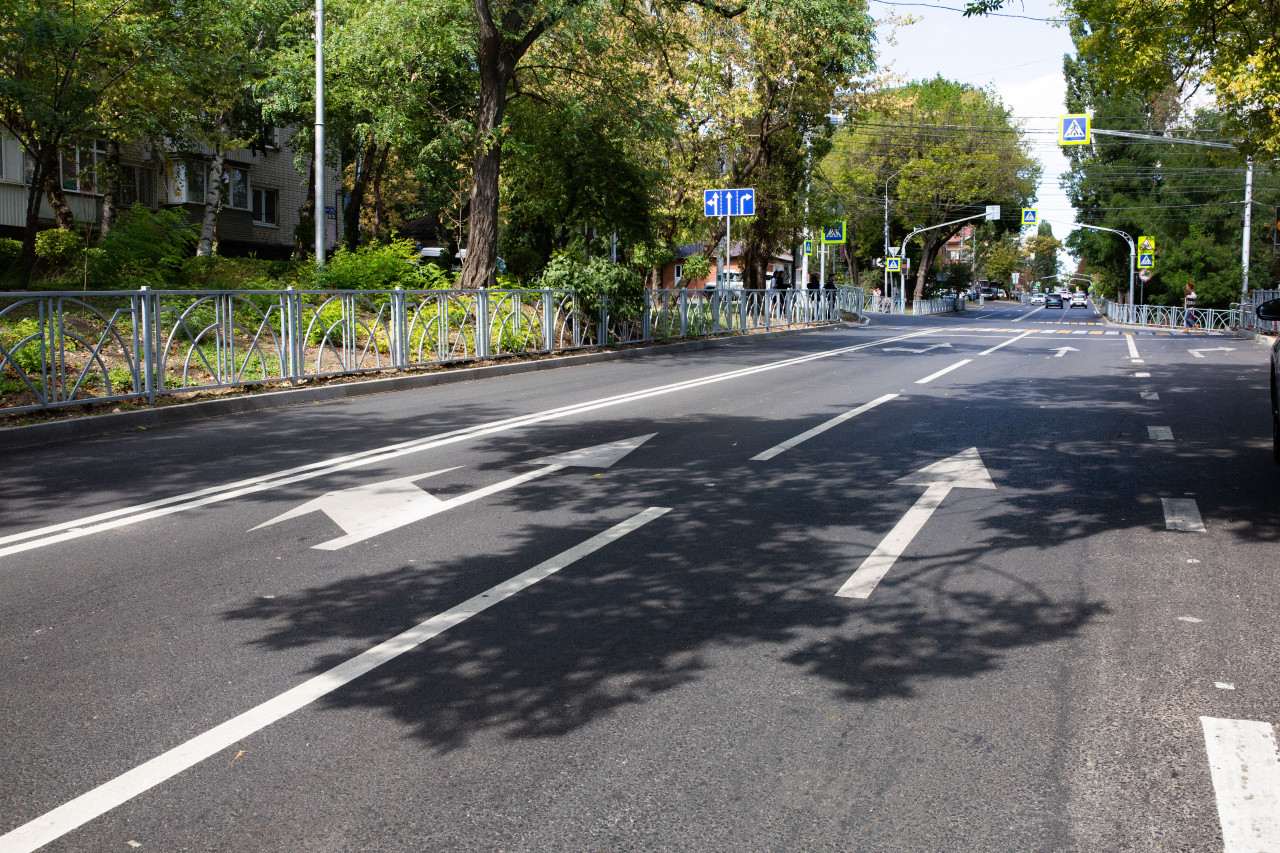 Около 1,5 тыс. дорожных знаков и 138 тыс. кв. метров разметки обновили в Ставрополе в 2025 году