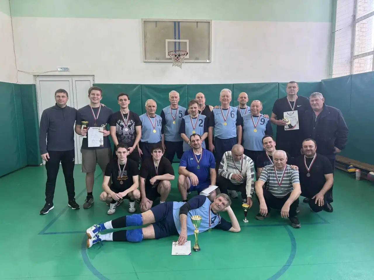 Команда Ставрополя заняла первое место в рождественском турнире по волейболу среди мужчин Команда Ставрополя заняла первое место в рождественском турнире по волейболу среди мужчин