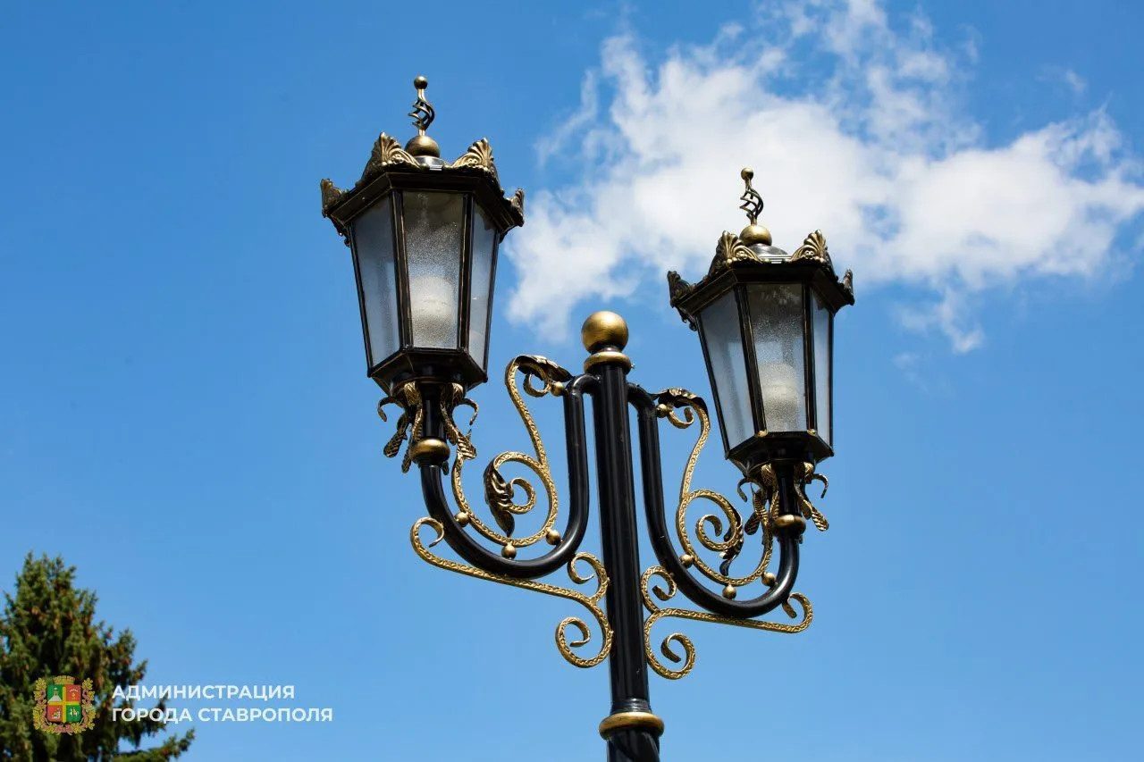 Более 11 км линий уличного освещения построили в Ставрополе в 2025 году Более 11 км линий уличного освещения построили в Ставрополе в 2025 году