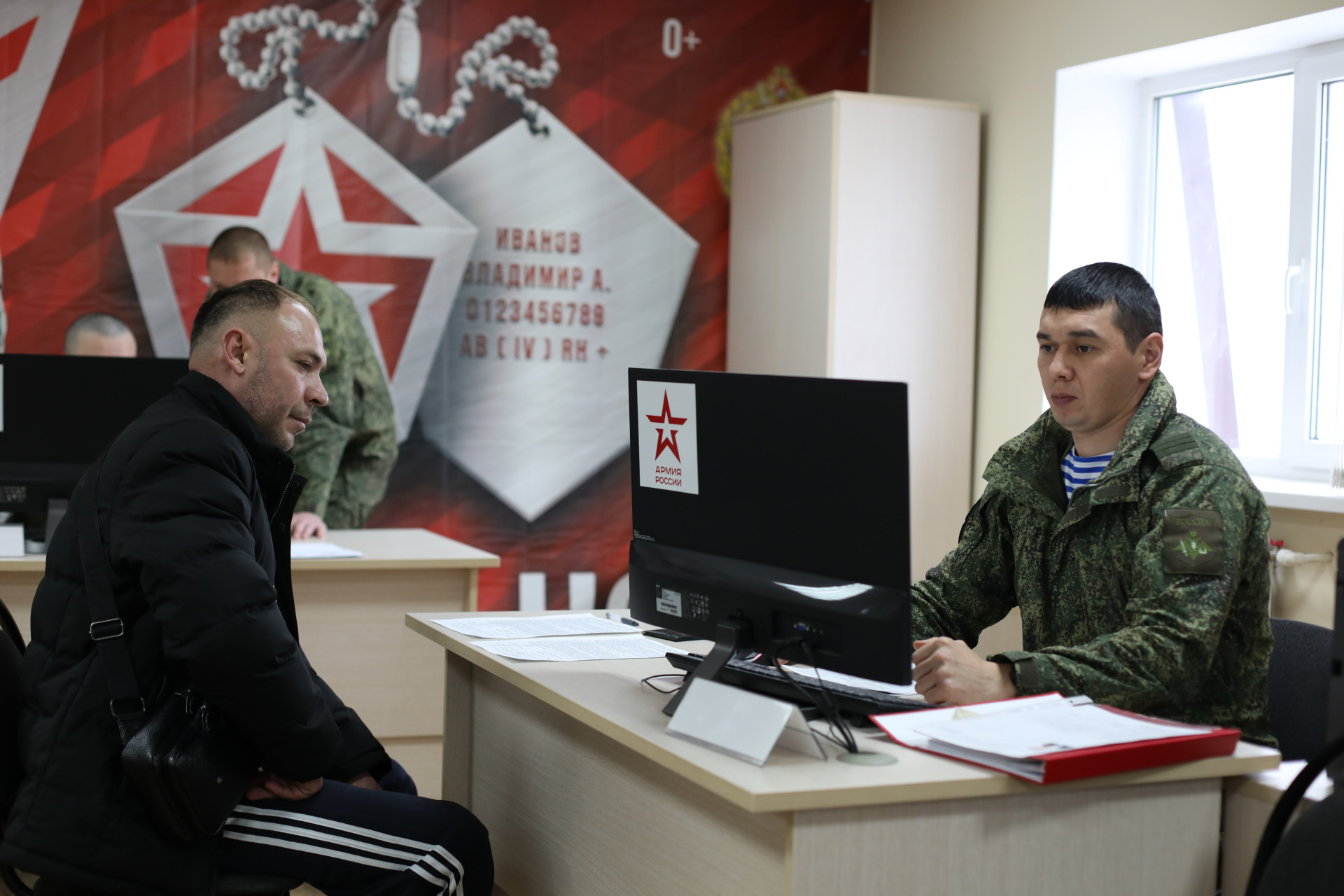 Тысячи человек заключили контракт с Минобороны России в 2025 году на Ставрополье