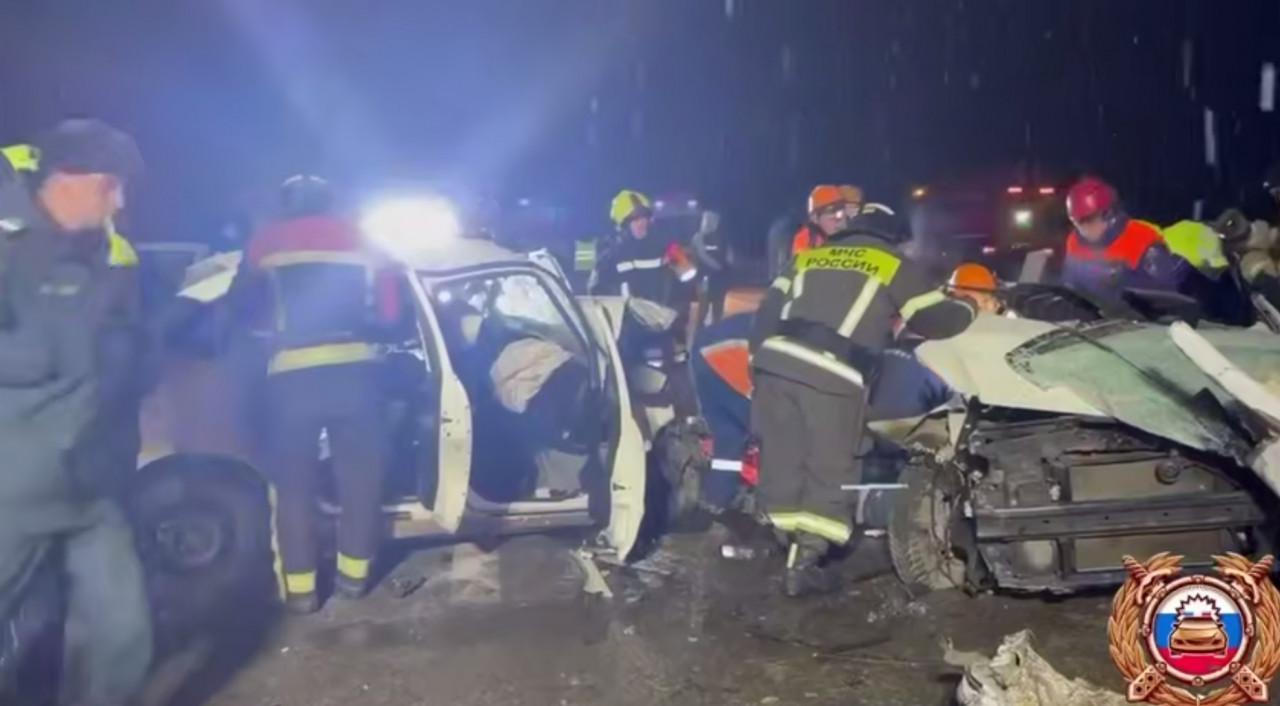 Четыре человека погибли при столкновении двух машин в Шпаковском округе