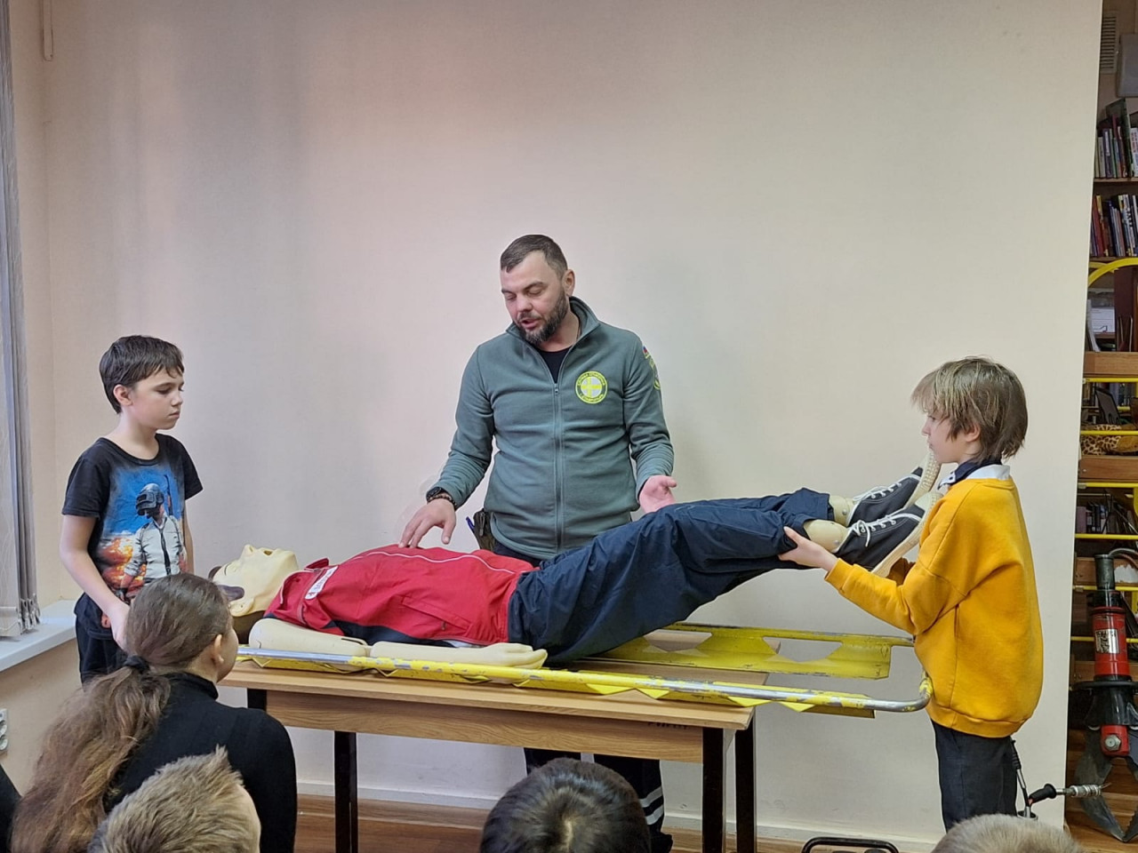 Около тысячи детей посетили занятия спасателей Службы спасения Ставрополя в 2025 году