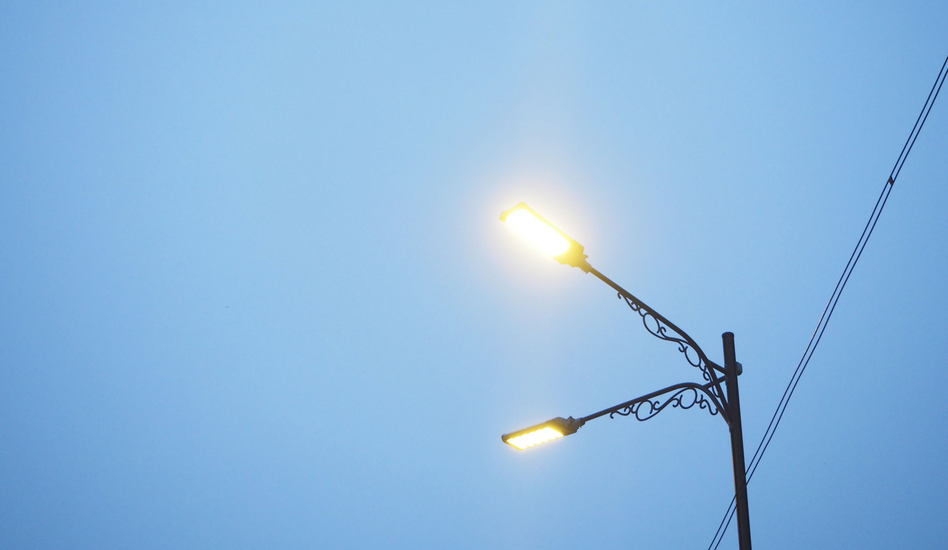 Более 80 тысяч уличных фонарей обновили на Ставрополье