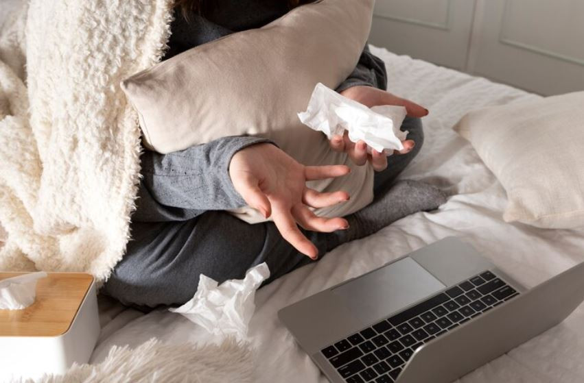 Больничный и удаленную работу могут законодательно соединить в России