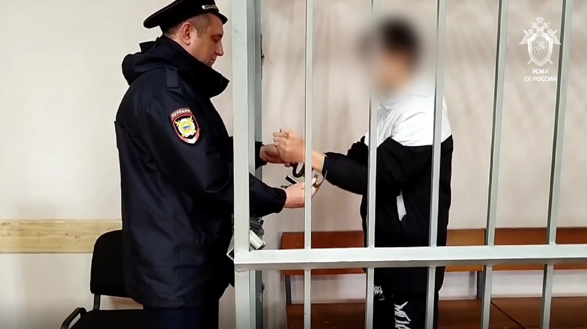 16-летние подростки пытались сжечь вышки сотовой связи за деньги на Ставрополье