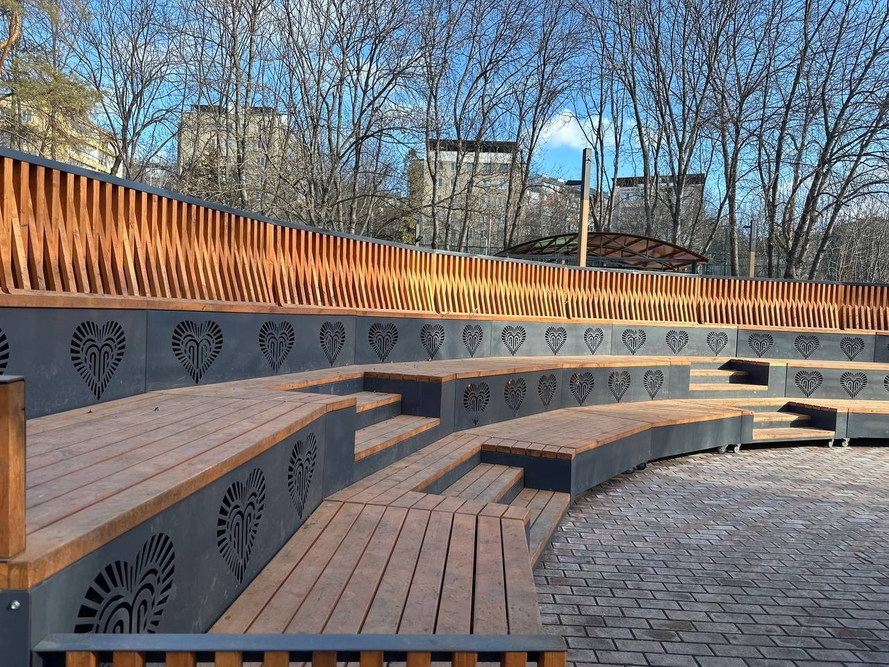 Детская площадка с амфитеатром появилась в Кисловодске Детская площадка с амфитеатром появилась в Кисловодске