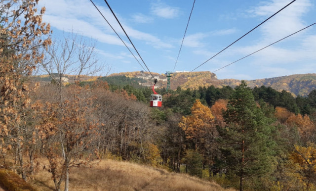 Канатную дорогу в Кисловодске закрыли из-за сильного ветра