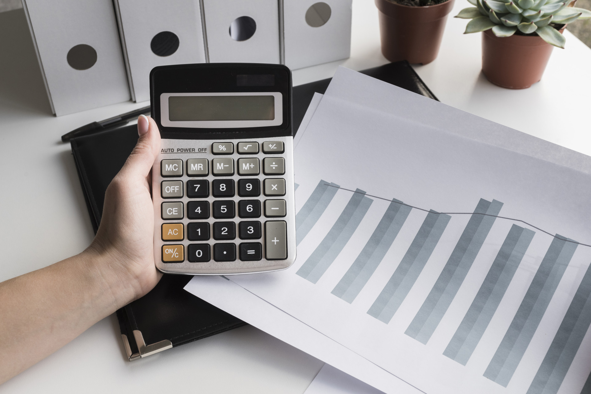 Россияне продолжают копить: в феврале пассивы выросли на 1,3 трлн рублей