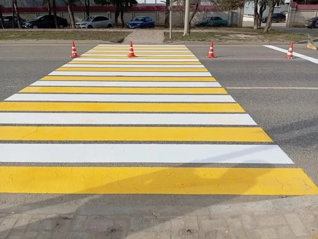 Дорожную разметку обновляют в Ставрополе после зимы