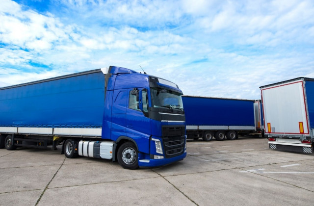 Водителям фур запретят проезжать в жару по Ростовской области Водителям фур запретят проезжать в жару по Ростовской области