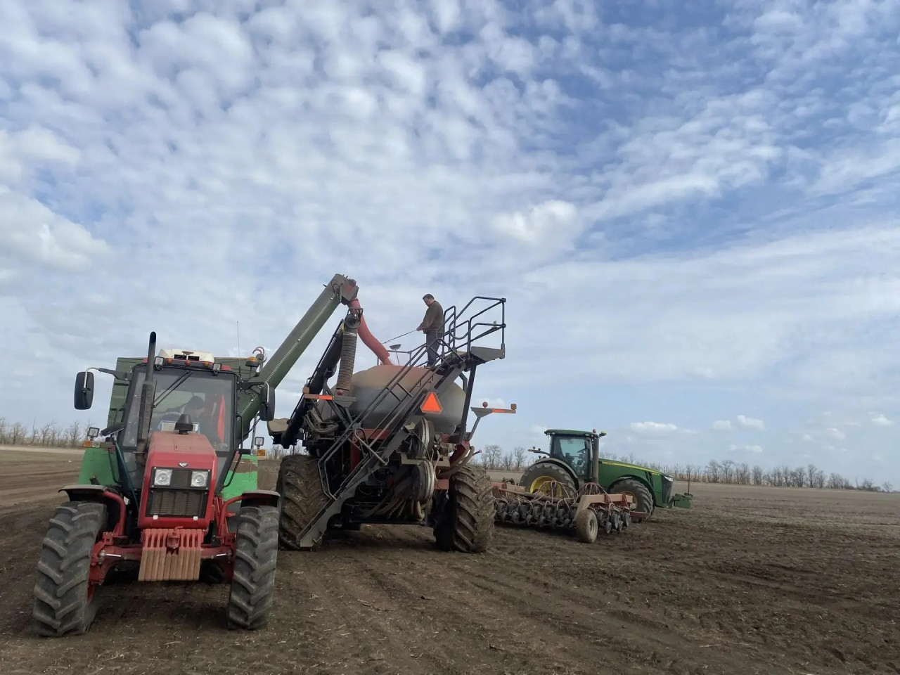 В Петровском округе высадят лен, кукурузу, нут и подсолнечник