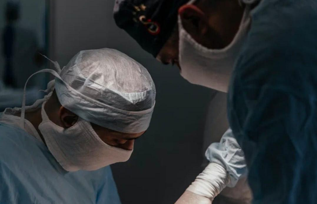 Редкая операция: в Пятигорске заменили тазобедренный сустав пациенту невысокого роста