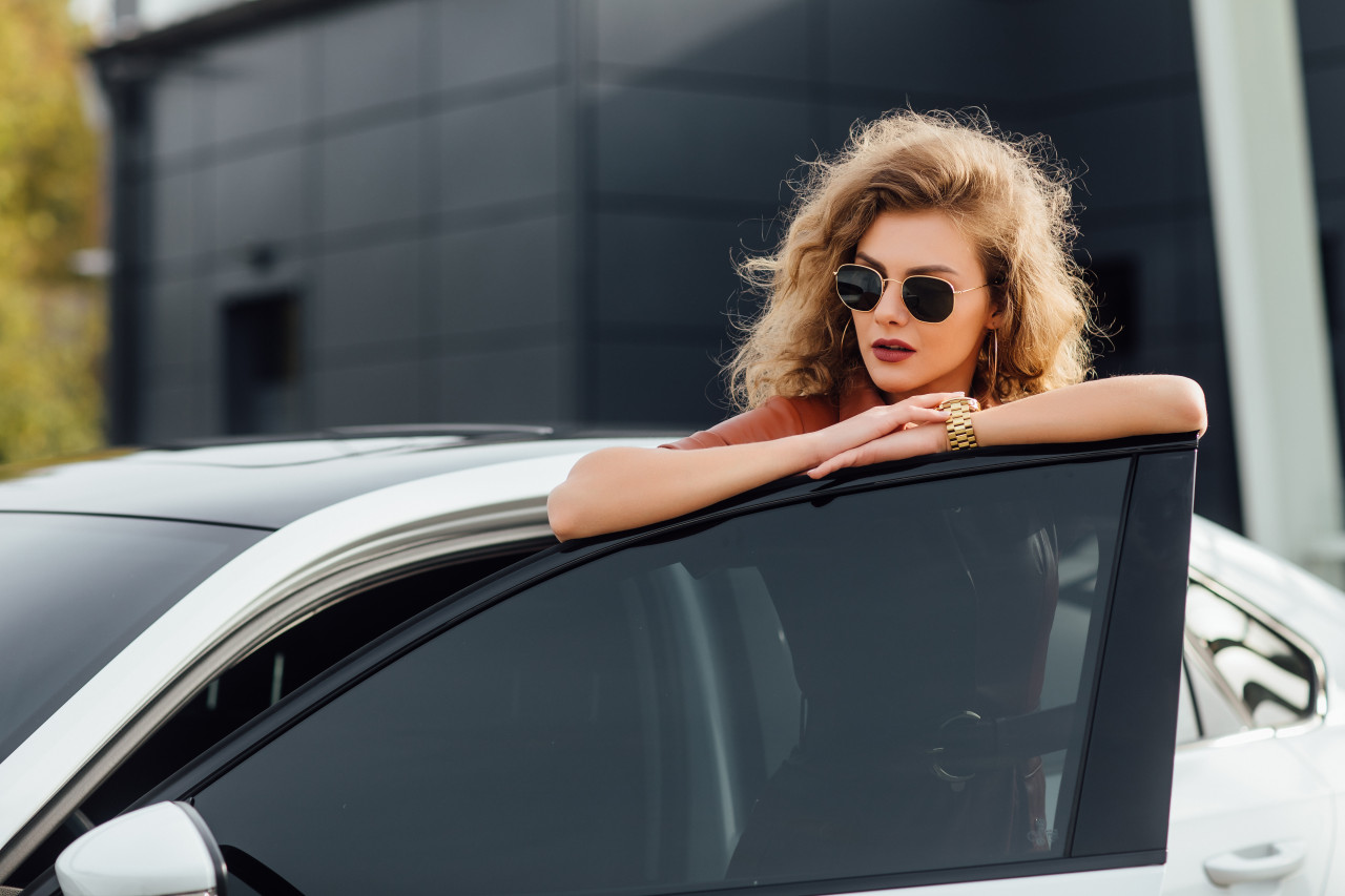 Тонировку передних боковых стекол предложили легализовать в России Тонировку передних боковых стекол предложили легализовать в России