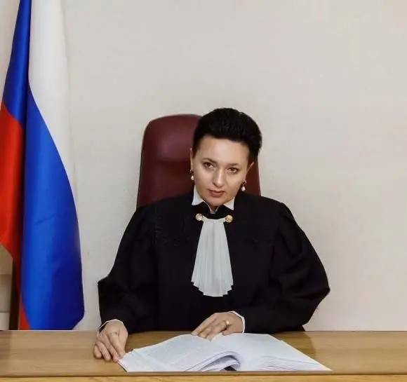Ставропольский суд оставил под стражей бывшую замглавы Кисловодска