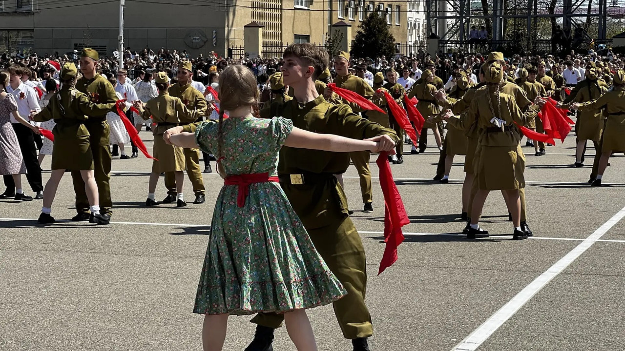 Тысячи людей на улицах города: как прошло 9 мая в Ставрополе